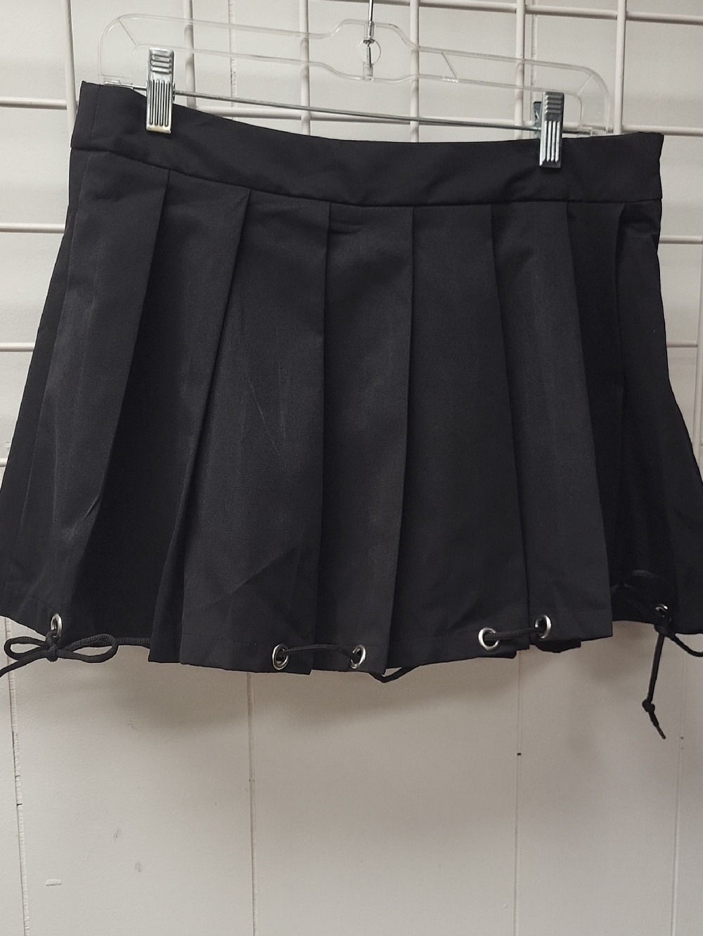 Romwe Black Pleated Mini Skirt with Lace-Up Detail, Large